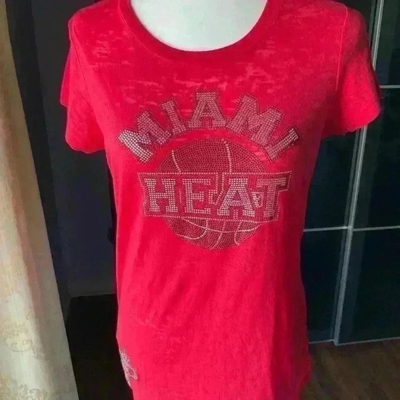 🔥2/20$🔥New Miami heat T-shirt - Picture 1 of 3